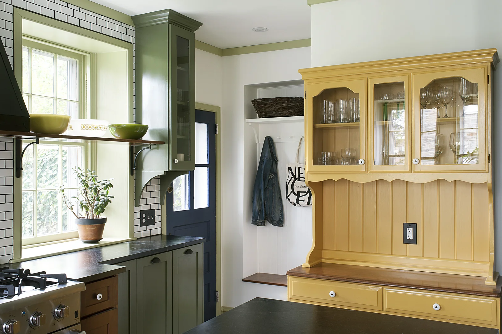 Craftsman hutch deals